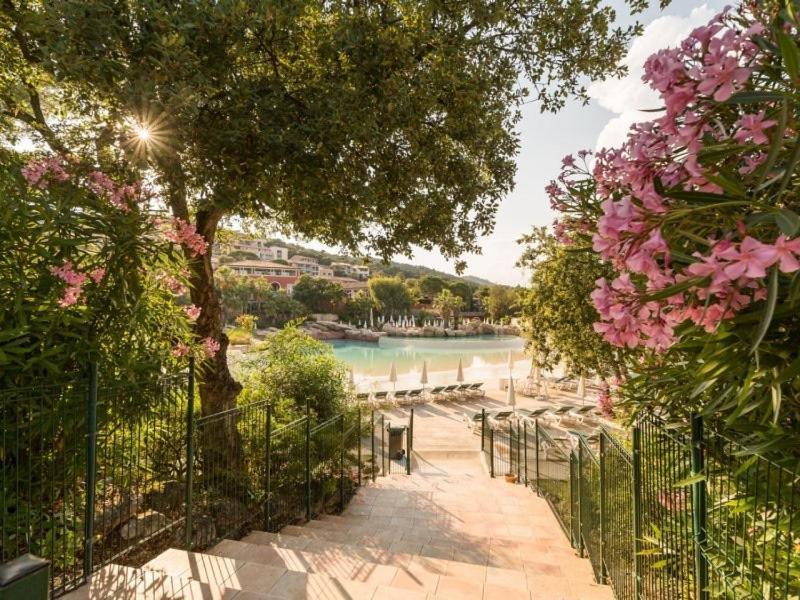 Charmant Appartement Village Restanques De Saint Tropez Grimaud Dış mekan fotoğraf