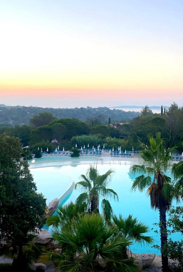 Charmant Appartement Village Restanques De Saint Tropez Grimaud Dış mekan fotoğraf